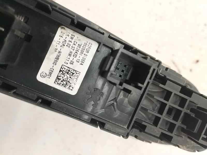 Recambio de mando elevalunas delantero izquierdo para peugeot 308 sw 1.6 blue-hdi fap referencia OEM IAM 96788264ZD  
							