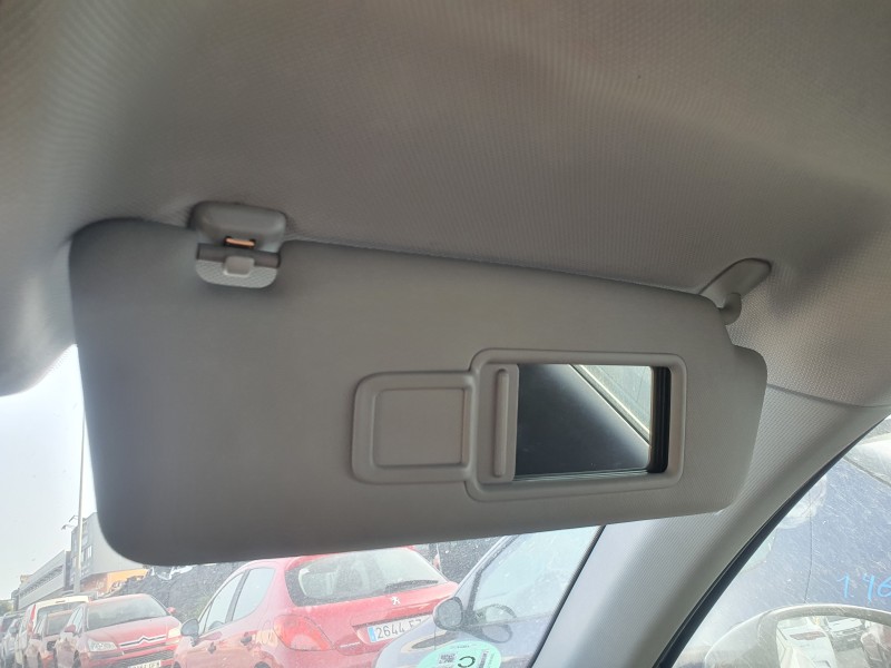 Recambio de parasol derecho para audi a1 (8x) 1.2 16v tfsi referencia OEM IAM   