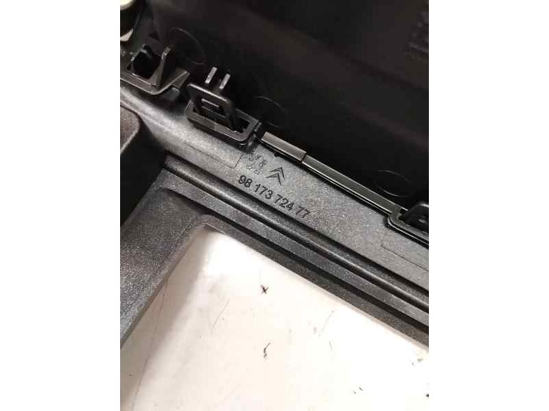 Recambio de rejilla aireadora para citroën c-elysée 1.6 100cv referencia OEM IAM 9817372477  