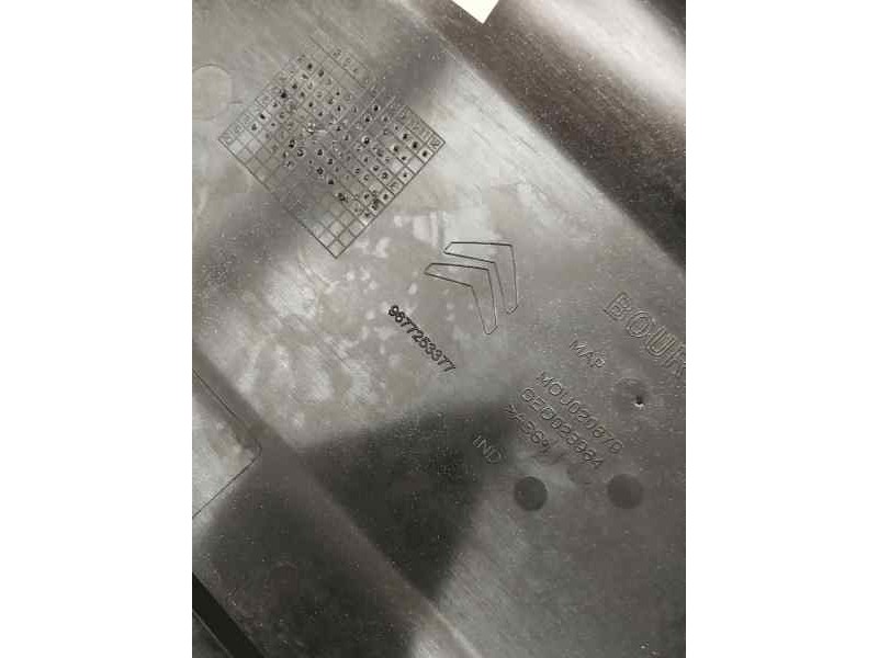 Recambio de rejilla aireadora para citroën c-elysée 1.6 100cv referencia OEM IAM 9677253377  