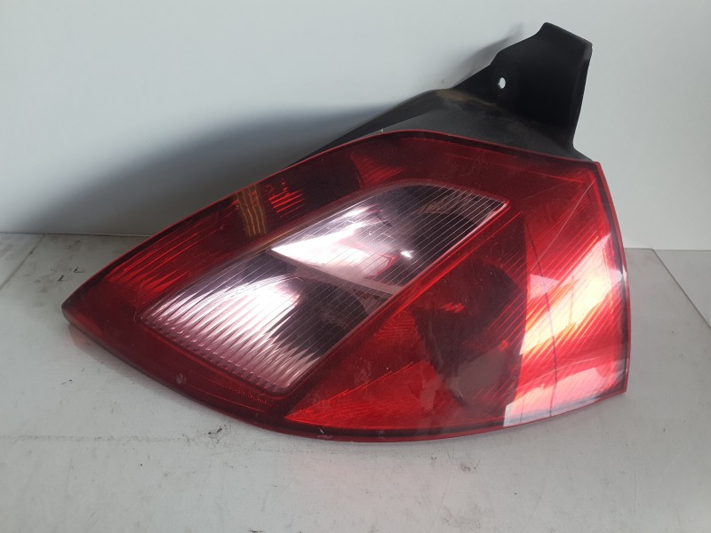 Recambio de piloto trasero derecho para renault megane ii berlina 5p 1.6 16v referencia OEM IAM   