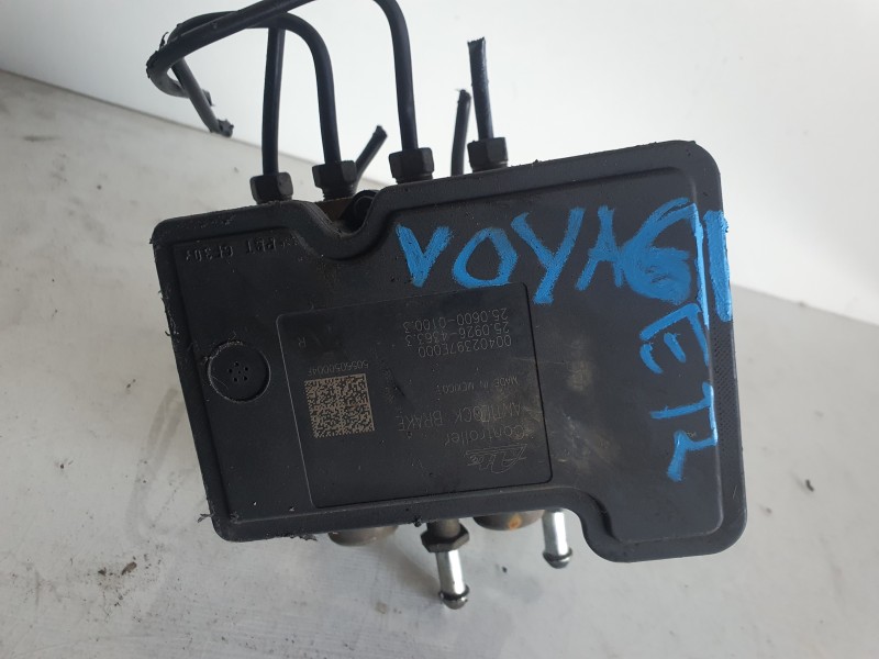 Recambio de abs para chrysler voyager (rg) 2.5 crd cat referencia OEM IAM P04721522AB  