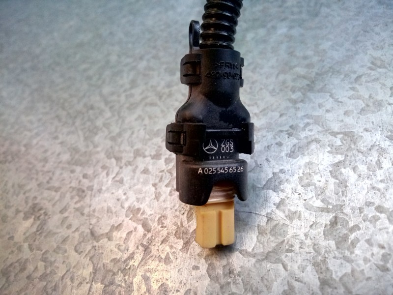 Recambio de sensor para mercedes-benz clase c (w205) lim. 1.6 cdi cat referencia OEM IAM A0255456526  
							