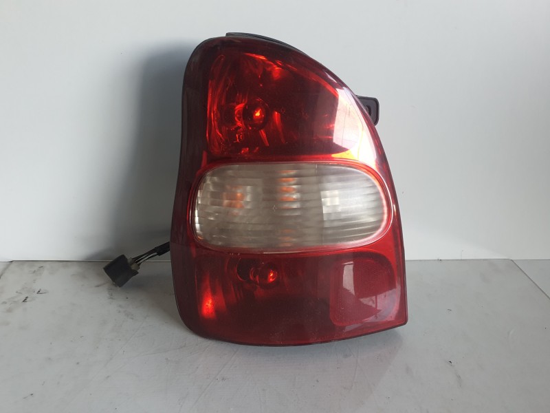 Recambio de piloto trasero izquierdo para kia carnival 2.9 turbodiesel cat referencia OEM IAM   