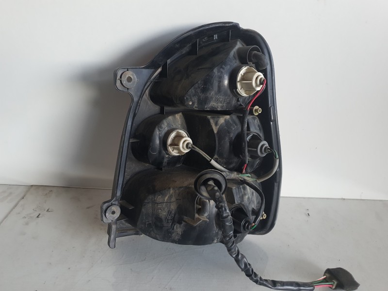 Recambio de piloto trasero izquierdo para kia carnival 2.9 turbodiesel cat referencia OEM IAM   