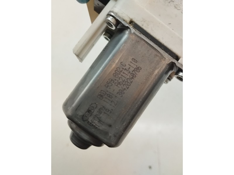 Recambio de motor elevalunas delantero derecho para audi a1 (8x) 1.2 16v tfsi referencia OEM IAM 8K0959802C  
							