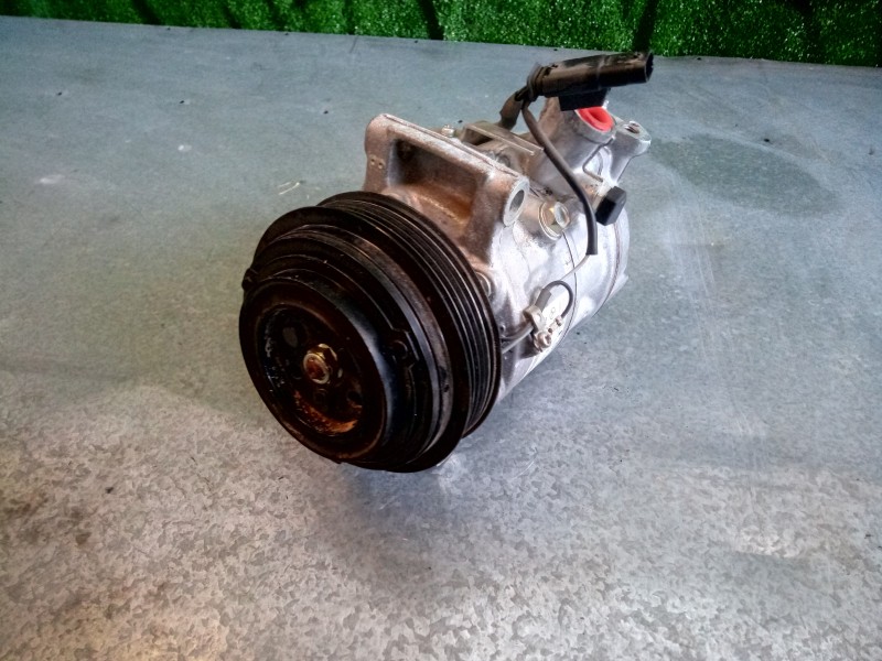 Recambio de compresor aire acondicionado para mercedes-benz clase c (w205) lim. 1.6 cdi cat referencia OEM IAM A0008304500  