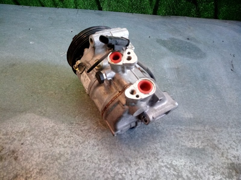 Recambio de compresor aire acondicionado para mercedes-benz clase c (w205) lim. 1.6 cdi cat referencia OEM IAM A0008304500  