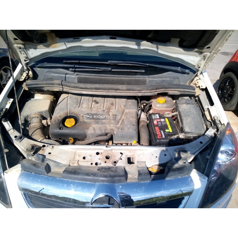 Recambio de despiece motor para opel zafira b 1.9 cdti referencia OEM IAM Z19DT  