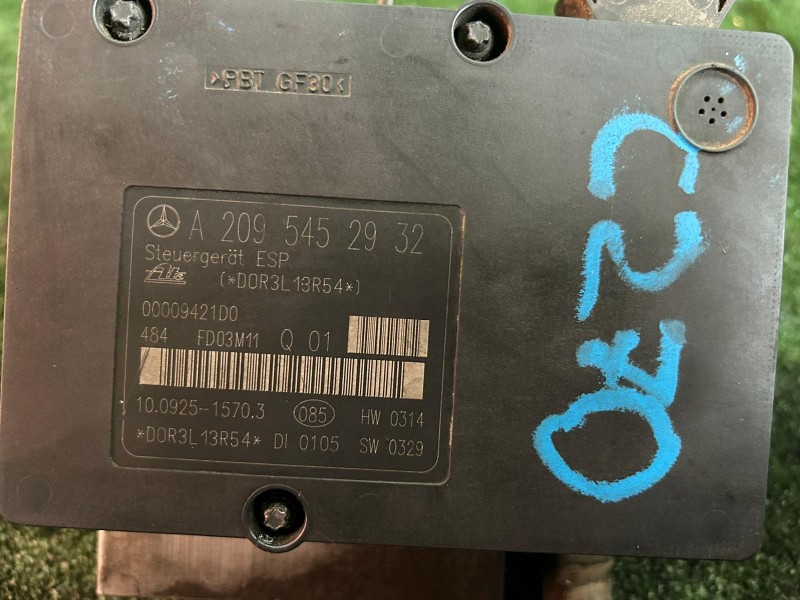 Recambio de abs para mercedes-benz clase c (w203) berlina 1.8 cat referencia OEM IAM A2095452932  