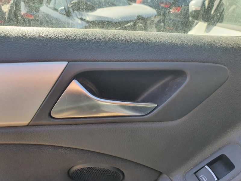 Recambio de maneta interior trasera izquierda para volkswagen golf vi (5k1) 1.4 16v tsi referencia OEM IAM   
							