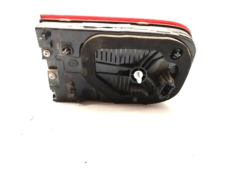 Recambio de piloto trasero derecho interior para citroën c4 cactus 1.2 12v e-thp / puretech referencia OEM IAM 9821352180  
							