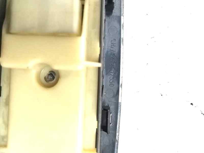 Recambio de mando elevalunas delantero izquierdo para toyota auris 2.0 d-4d 126 cv referencia OEM IAM 7423202550  
							