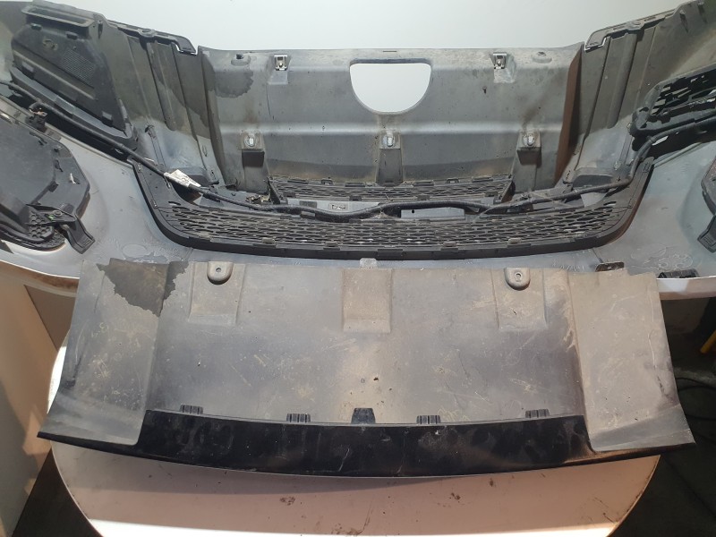 Recambio de paragolpes delantero para land rover evoque 2.0 td4 cat referencia OEM IAM   