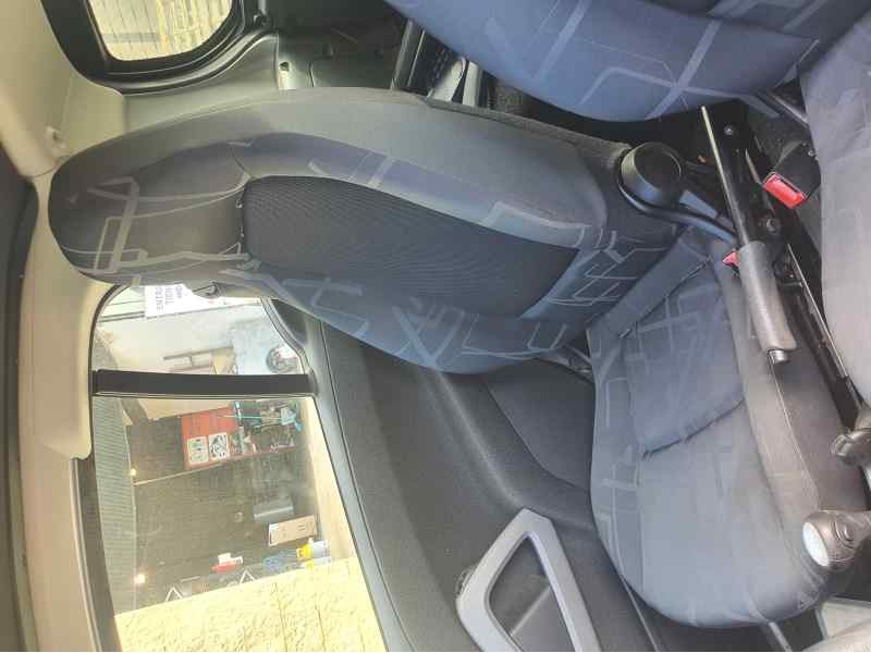 Recambio de asiento delantero derecho para smart coupe 1.0 12v mhd 71 cv referencia OEM IAM   