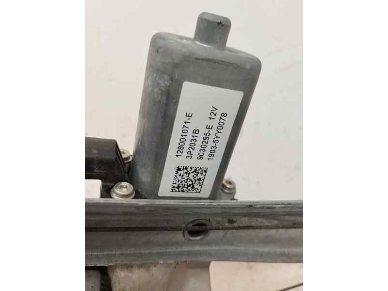 Recambio de elevalunas trasero derecho para renault captur 1.5 dci diesel fap energy referencia OEM IAM 128001071E  