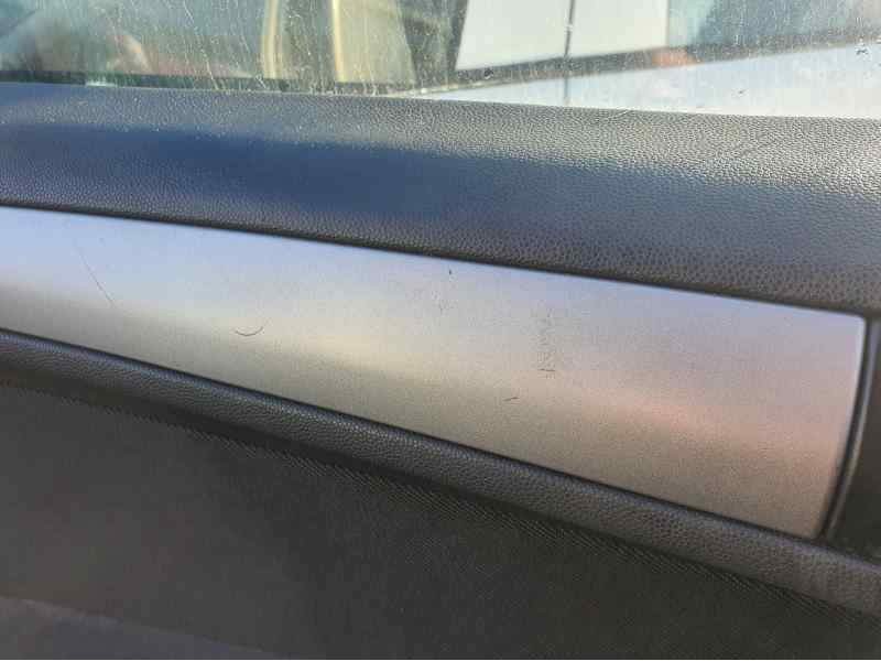 Recambio de guarnecido puerta delantera izquierda para opel zafira b 1.9 cdti 16cv referencia OEM IAM   
