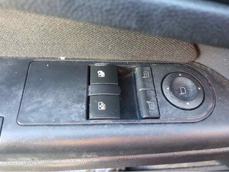Recambio de mando elevalunas delantero izquierdo para opel zafira b 1.9 cdti 16cv referencia OEM IAM   