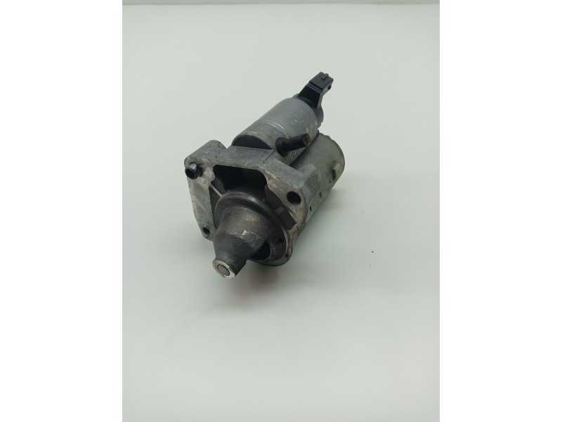 Recambio de motor arranque para peugeot 208 1.2 12v vti referencia OEM IAM 967153088002  