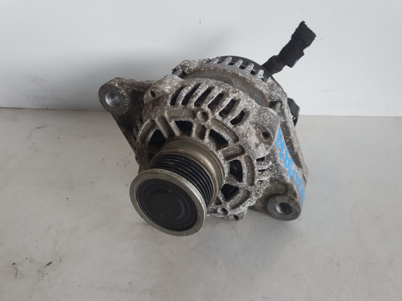 Recambio de alternador para opel insignia berlina 2.0 cdti cat referencia OEM IAM 13502583  