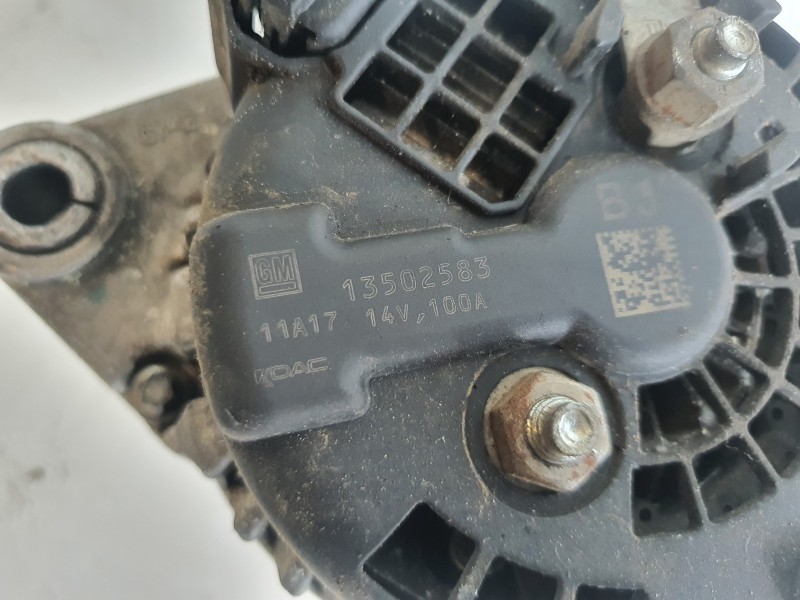 Recambio de alternador para opel insignia berlina 2.0 cdti cat referencia OEM IAM 13502583  