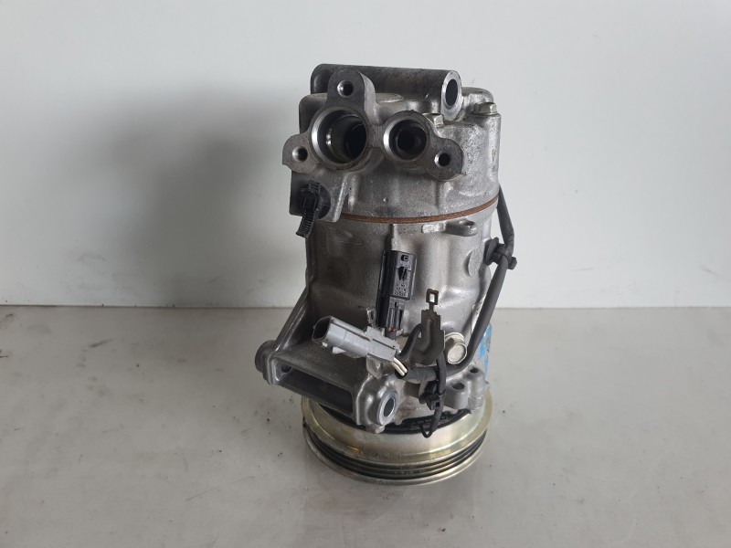 Recambio de compresor aire acondicionado para renault clio v 1.0 sce referencia OEM IAM 926008054R  