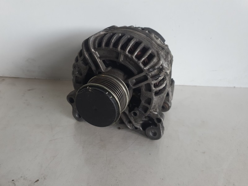 Recambio de alternador para audi a3 (8p) 2.0 tdi referencia OEM IAM 06F903023F  