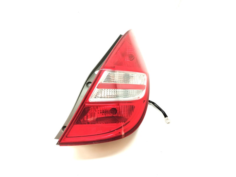 Recambio de piloto trasero derecho para hyundai i30 1.4 cat referencia OEM IAM 924022R0  