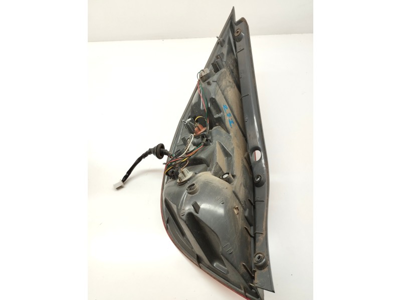 Recambio de piloto trasero derecho para hyundai i30 1.4 cat referencia OEM IAM 924022R0  