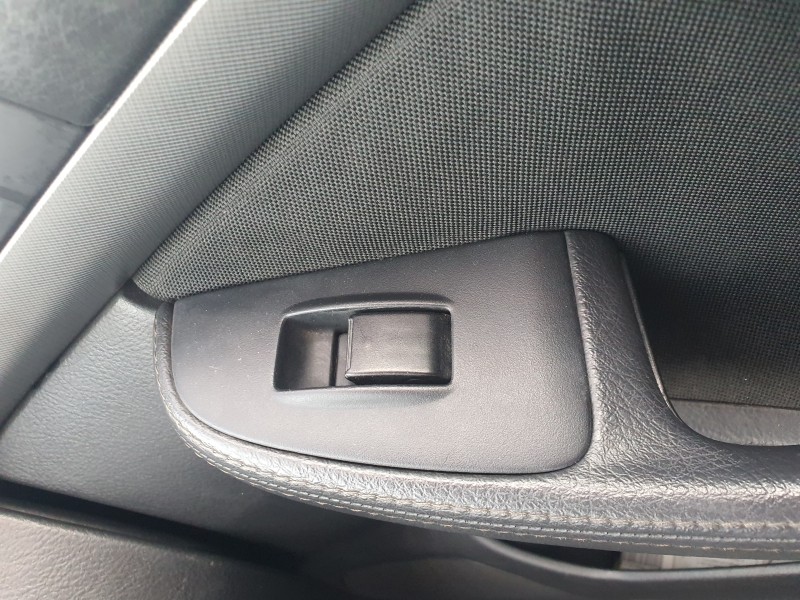 Recambio de mando elevalunas delantero derecho para toyota avensis wagon (t25) 2.0 d-4d executive referencia OEM IAM   
							