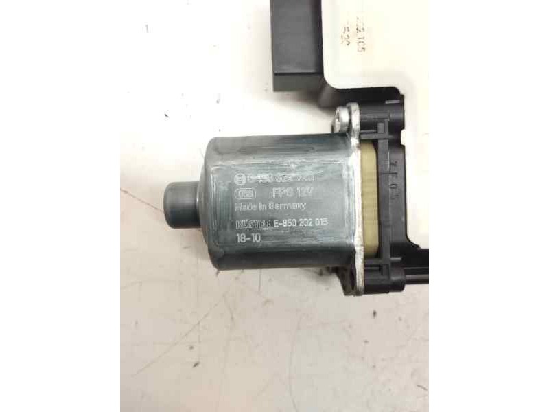 Recambio de motor elevalunas trasero izquierdo para seat leon st (5f8) 1.5 16v tsi act referencia OEM IAM 0130822725  
							