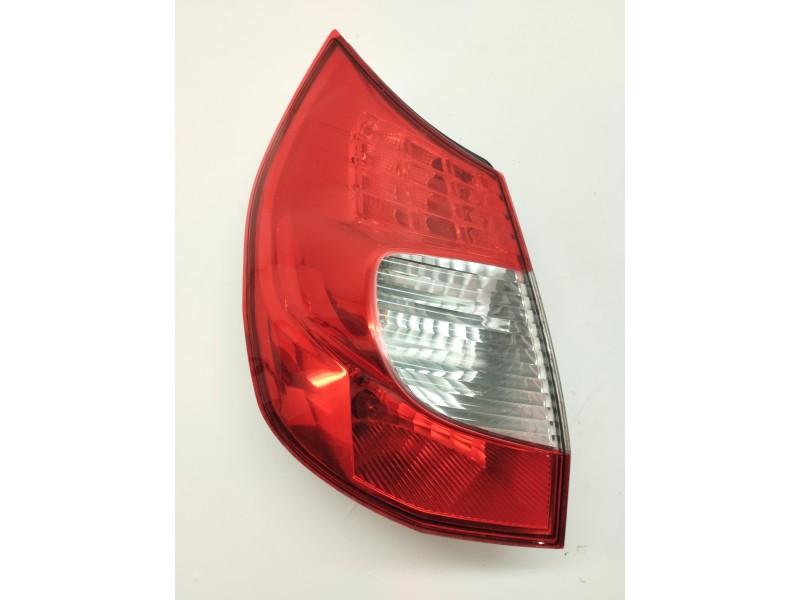 Recambio de piloto trasero izquierdo para renault scenic ii 1.6 16v referencia OEM IAM 8200474328  