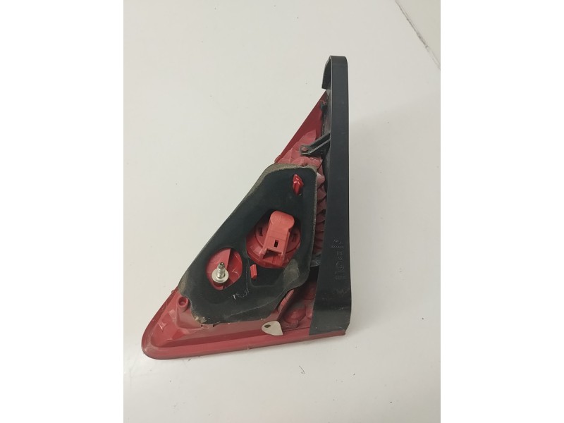 Recambio de piloto trasero izquierdo interior para peugeot 3008 1.6 hdi fap cat (9hz / dv6ted4) referencia OEM IAM   
							