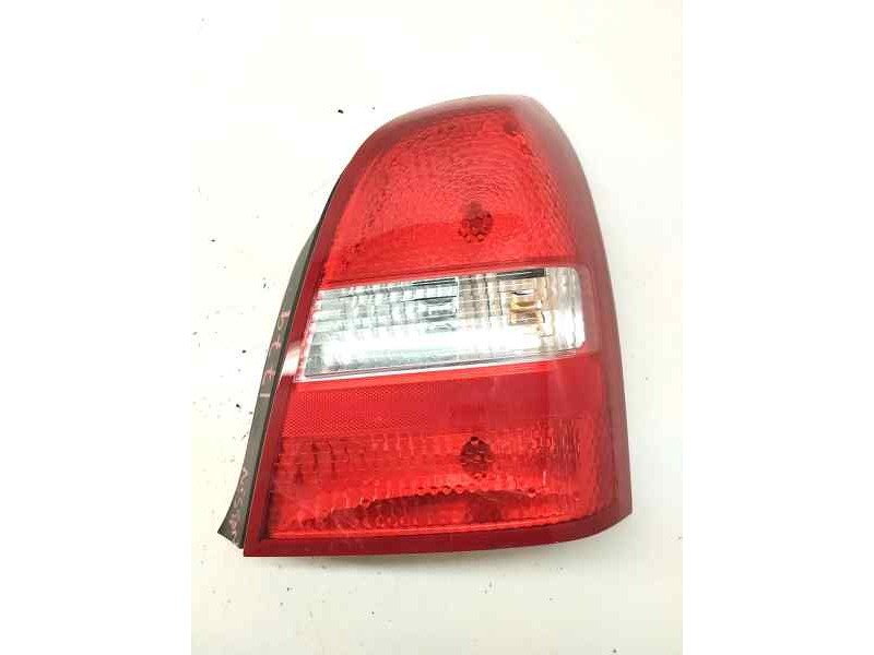 Recambio de piloto trasero derecho para nissan primera berlina (p12) 1.8 16v 115 cv referencia OEM IAM 26550AU30A  
							