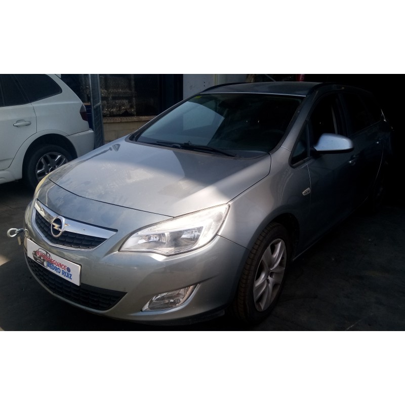 opel astra j sports tourer del año 2012