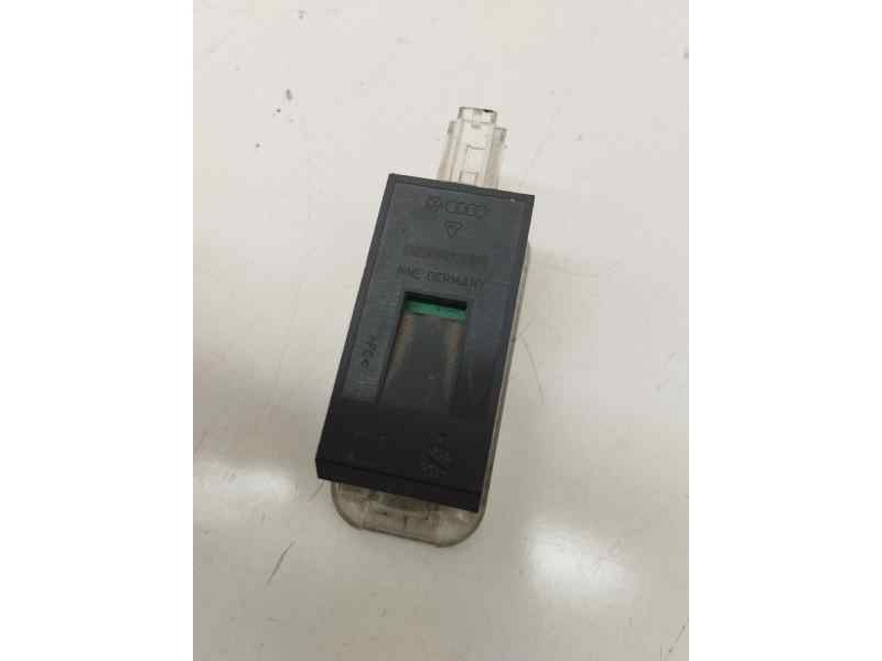 Recambio de luz interior para audi q5 (8r) 3.0 tdi 245 cv referencia OEM IAM 4E0947415  
