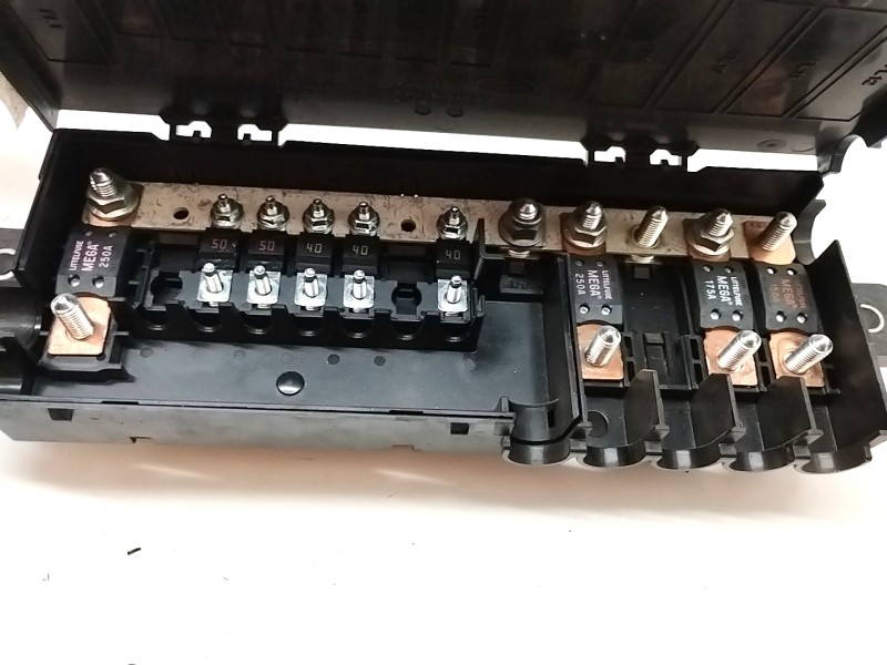 Recambio de caja reles / fusibles para jaguar i-pace se referencia OEM IAM HX5314A073AA  