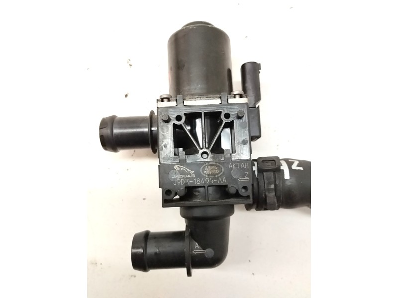 Recambio de bomba agua para jaguar i-pace se referencia OEM IAM J9D318495AA  