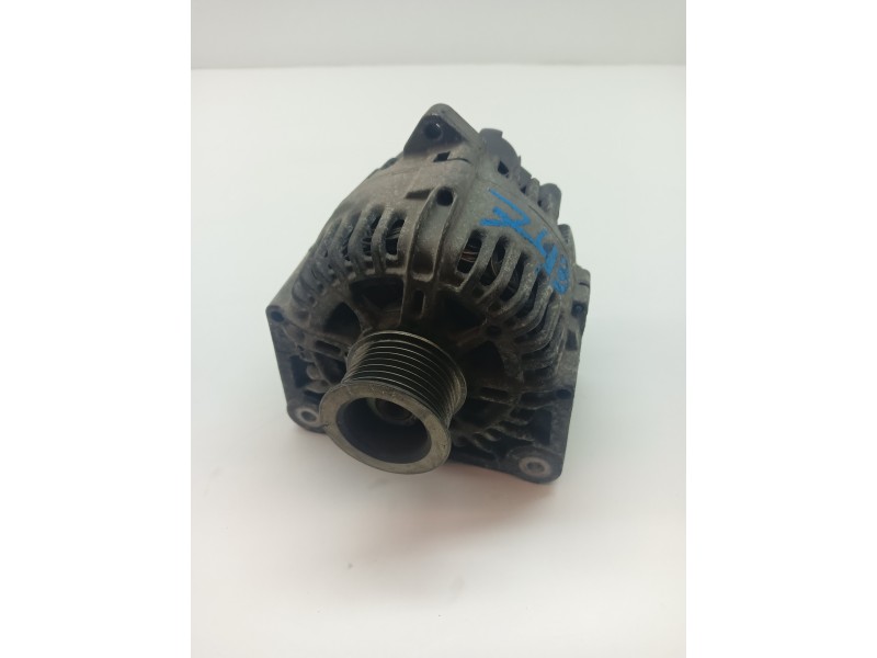 Recambio de alternador para renault megane ii berlina 5p 1.9 dci diesel referencia OEM IAM 8200410671  