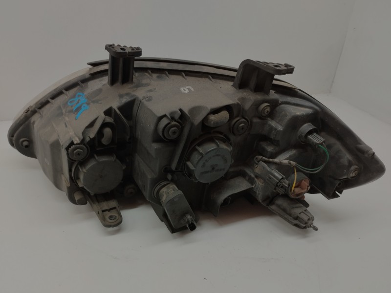 Recambio de faro derecho para ssangyong rodius 2.7 turbodiesel cat referencia OEM IAM   
