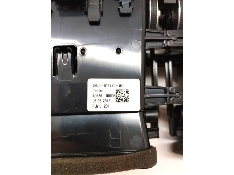 Recambio de rejilla aireadora para jaguar i-pace se referencia OEM IAM J9D3014L20AE  