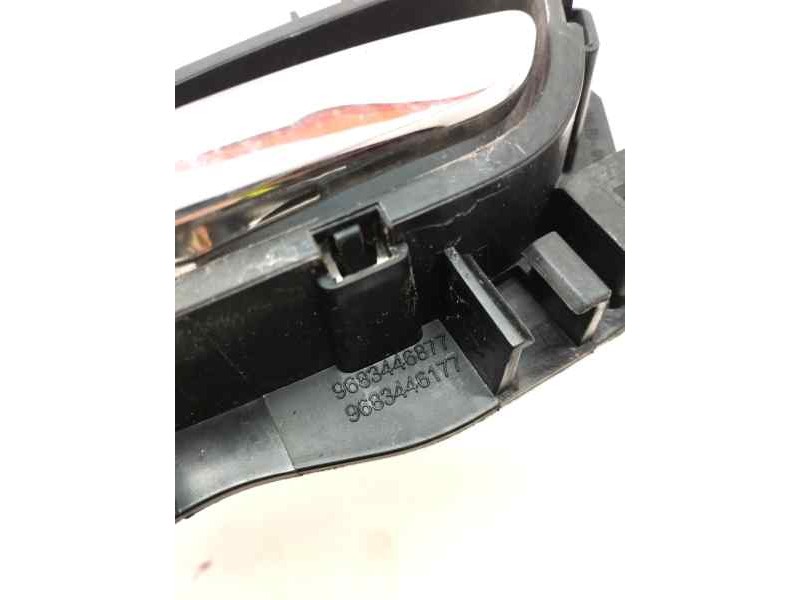 Recambio de maneta interior delantera izquierda para peugeot 5008 1.6 blue-hdi fap referencia OEM IAM 9683446177  
							