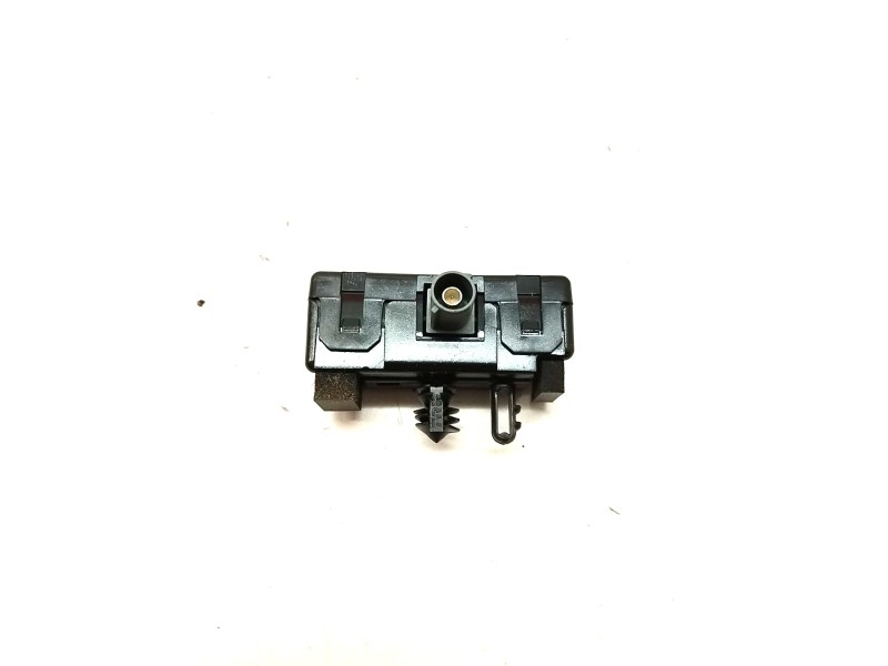 Recambio de antena para jaguar i-pace se referencia OEM IAM FW9319C024AB  