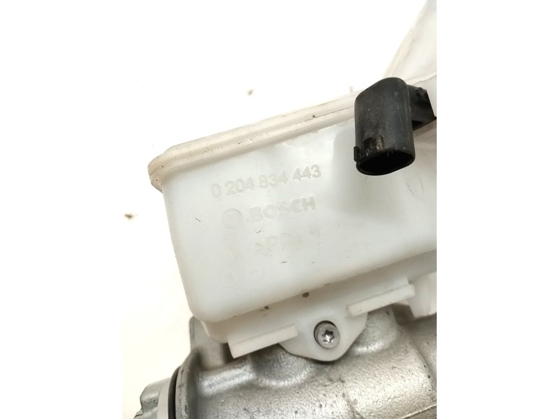 Recambio de bomba freno para jaguar i-pace se referencia OEM IAM 0204834443  