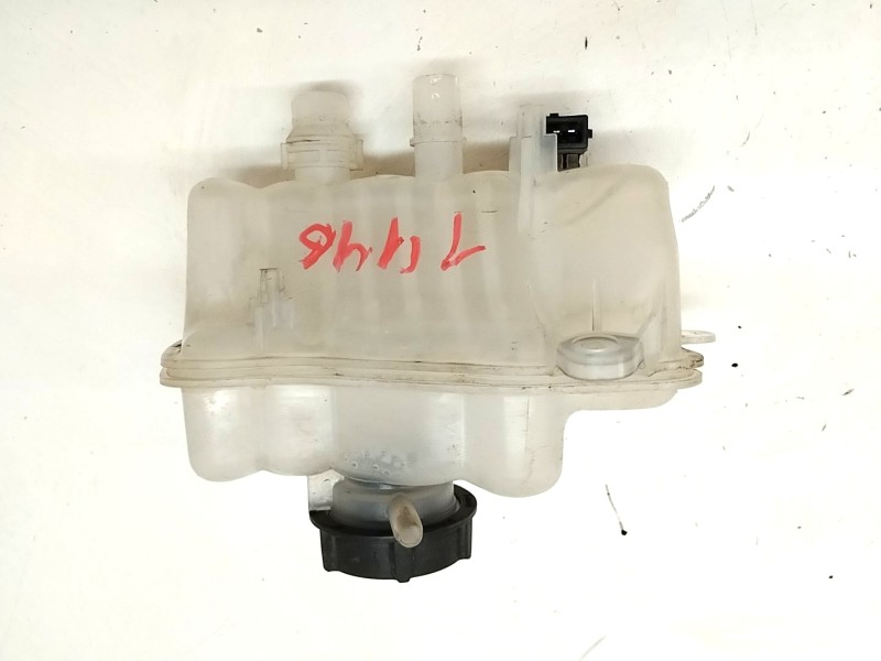 Recambio de deposito expansion para jaguar i-pace se referencia OEM IAM YC158B099AA  