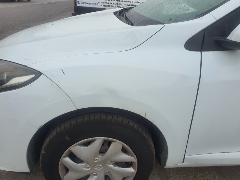 Recambio de aleta delantera izquierda para renault megane iii berlina 5 p 1.2 16v referencia OEM IAM   