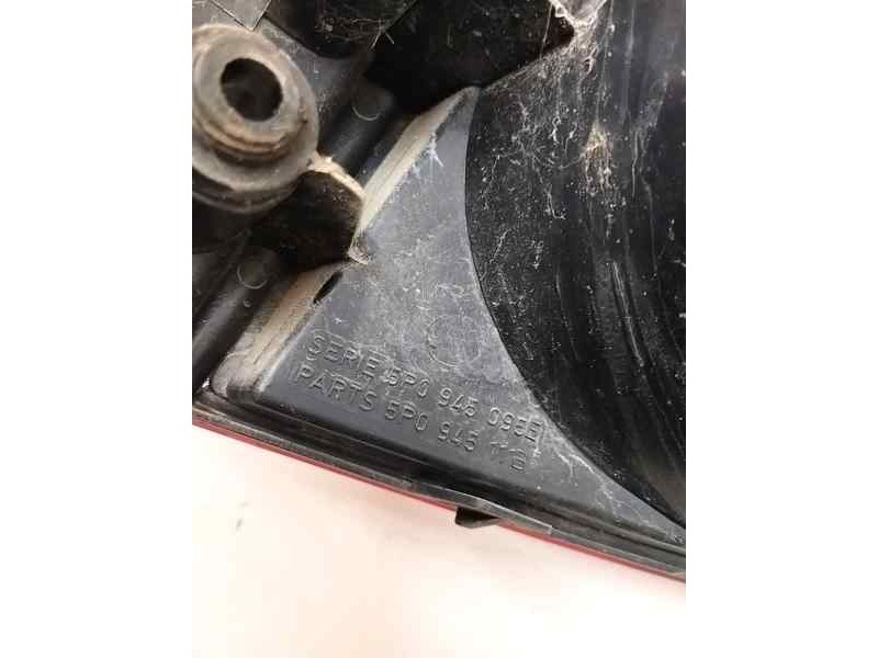 Recambio de piloto trasero izquierdo para seat altea (5p1) 1.9 tdi 105 cv dsg referencia OEM IAM 5P0945095E  
							