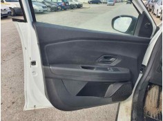 Recambio de guarnecido puerta delantera izquierda para dacia sandero iii 1.0 tce referencia OEM IAM   