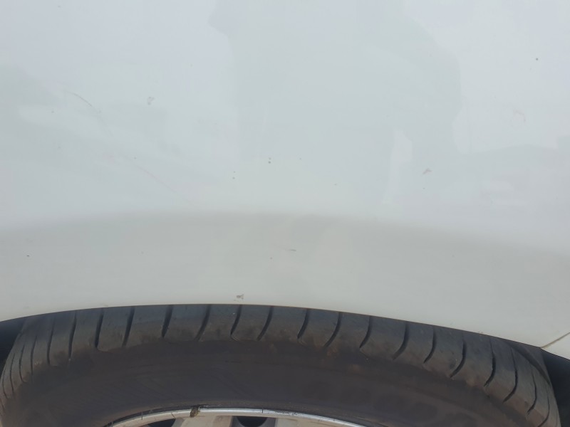 Recambio de aleta delantera derecha para renault megane iii berlina 5 p 1.2 16v referencia OEM IAM   