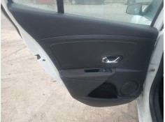 Recambio de guarnecido puerta trasera izquierda para renault megane iii berlina 5 p 1.2 16v referencia OEM IAM   